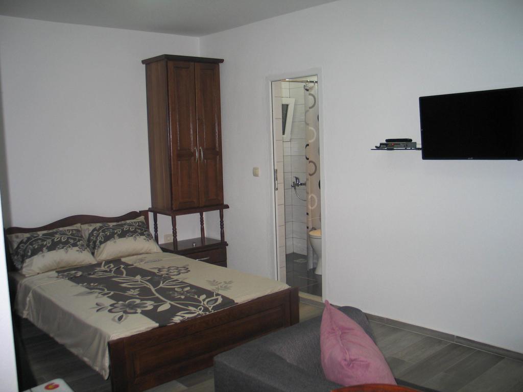 Guest House Dena โดบราวอดา ห้อง รูปภาพ