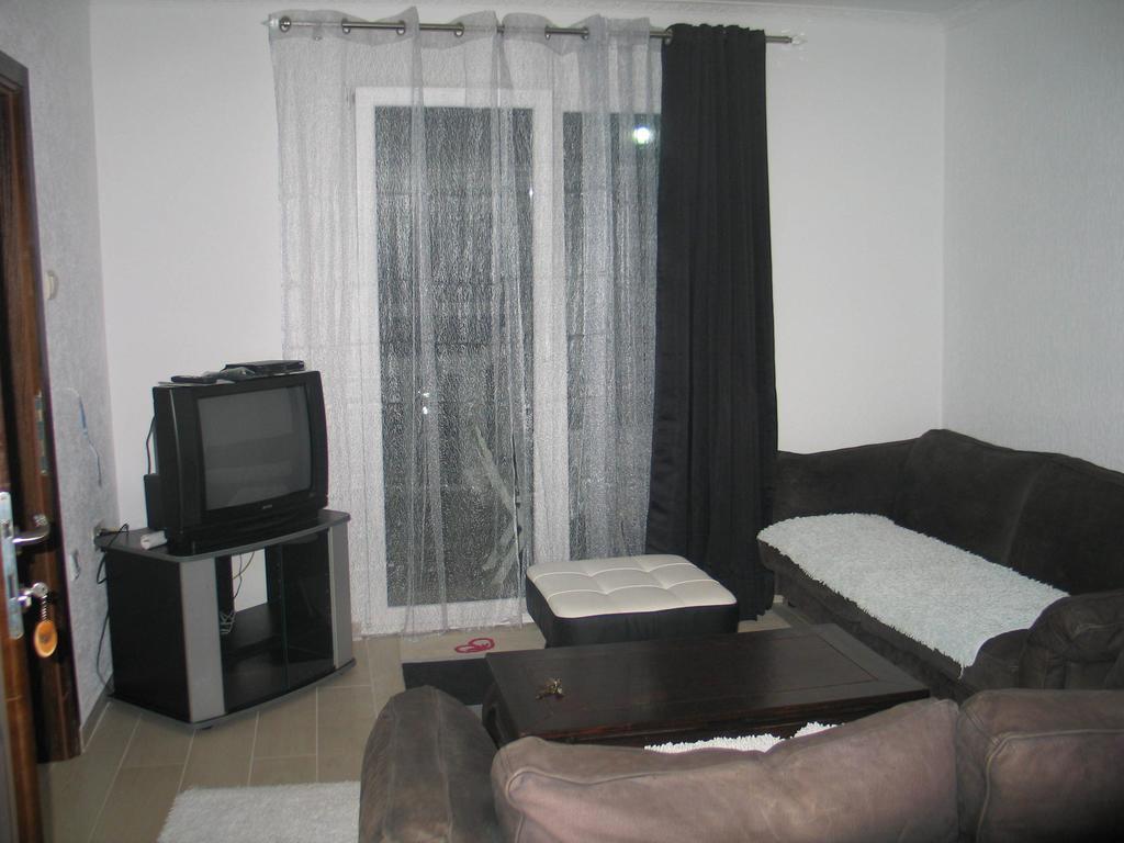 Guest House Dena โดบราวอดา ห้อง รูปภาพ