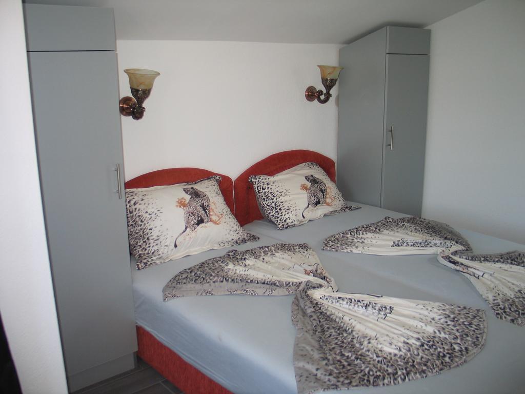 Guest House Dena โดบราวอดา ห้อง รูปภาพ