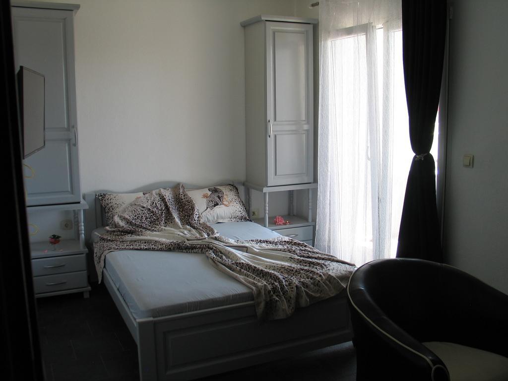 Guest House Dena โดบราวอดา ห้อง รูปภาพ
