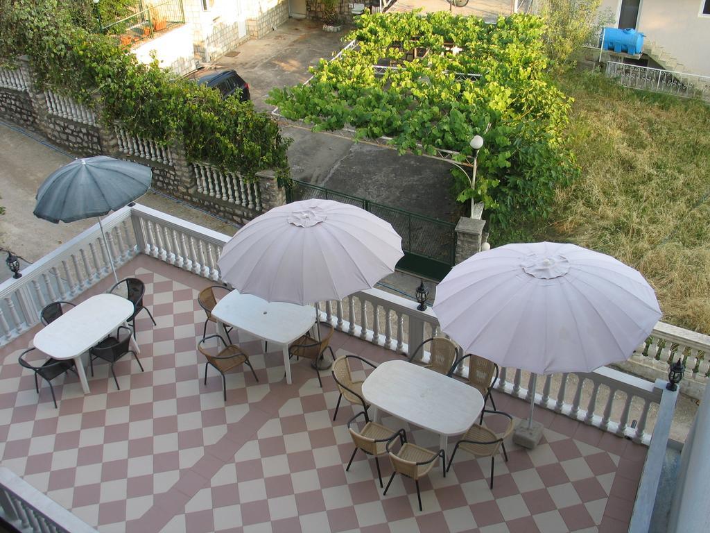Guest House Dena โดบราวอดา ภายนอก รูปภาพ