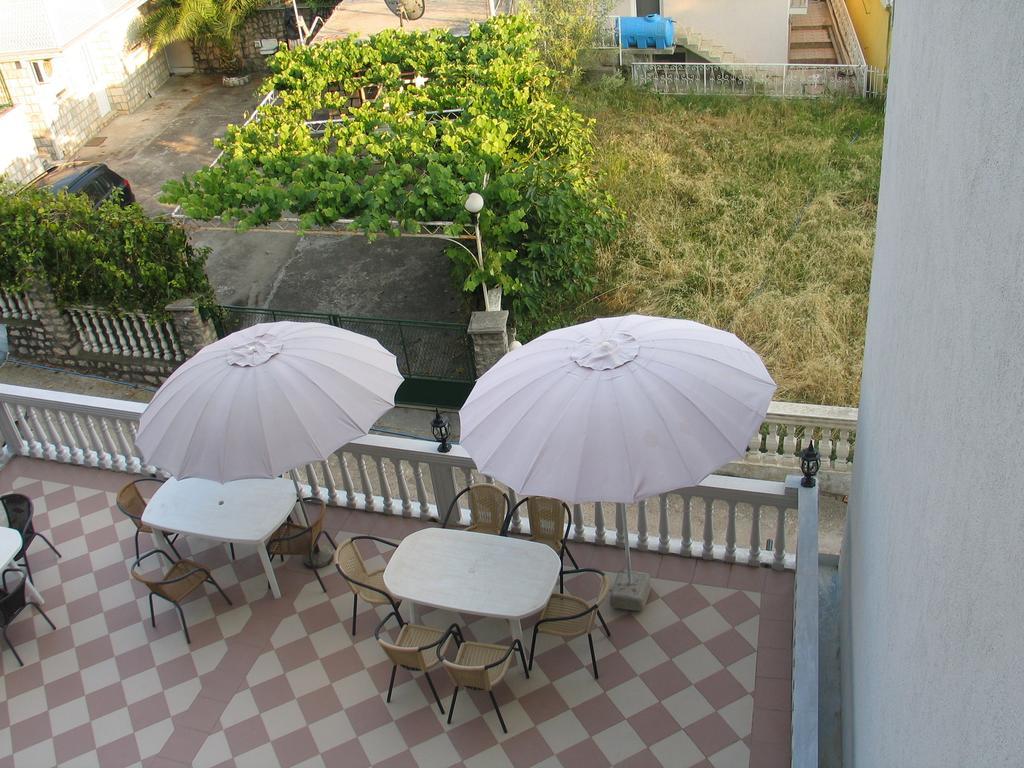 Guest House Dena โดบราวอดา ภายนอก รูปภาพ