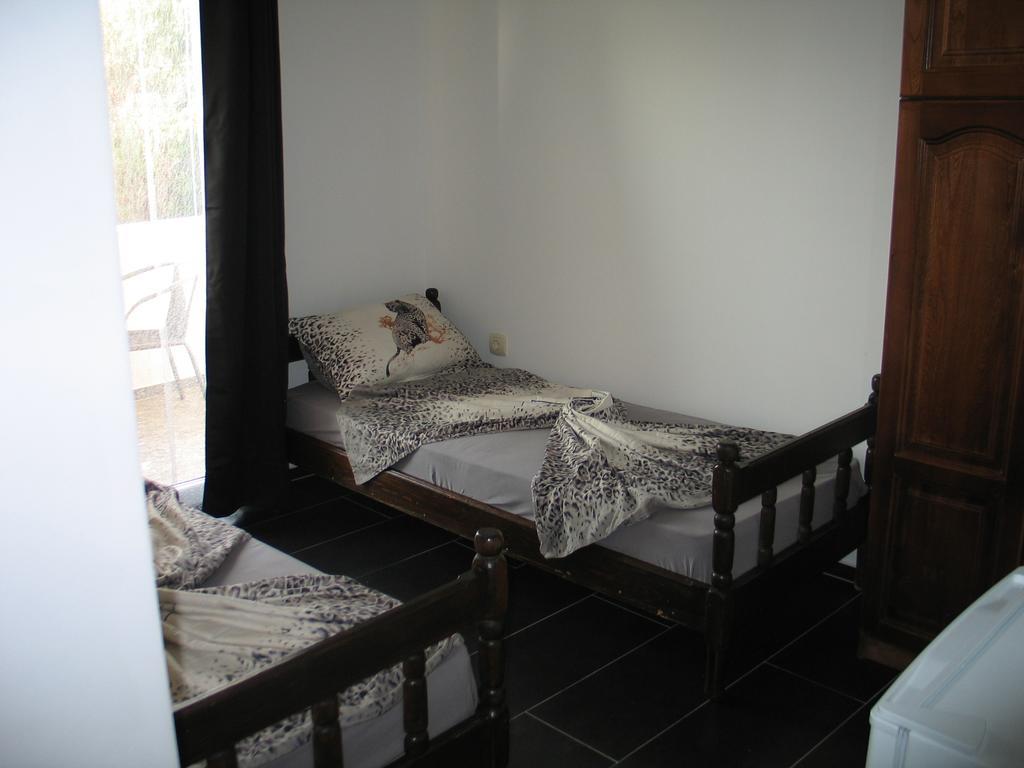 Guest House Dena โดบราวอดา ห้อง รูปภาพ