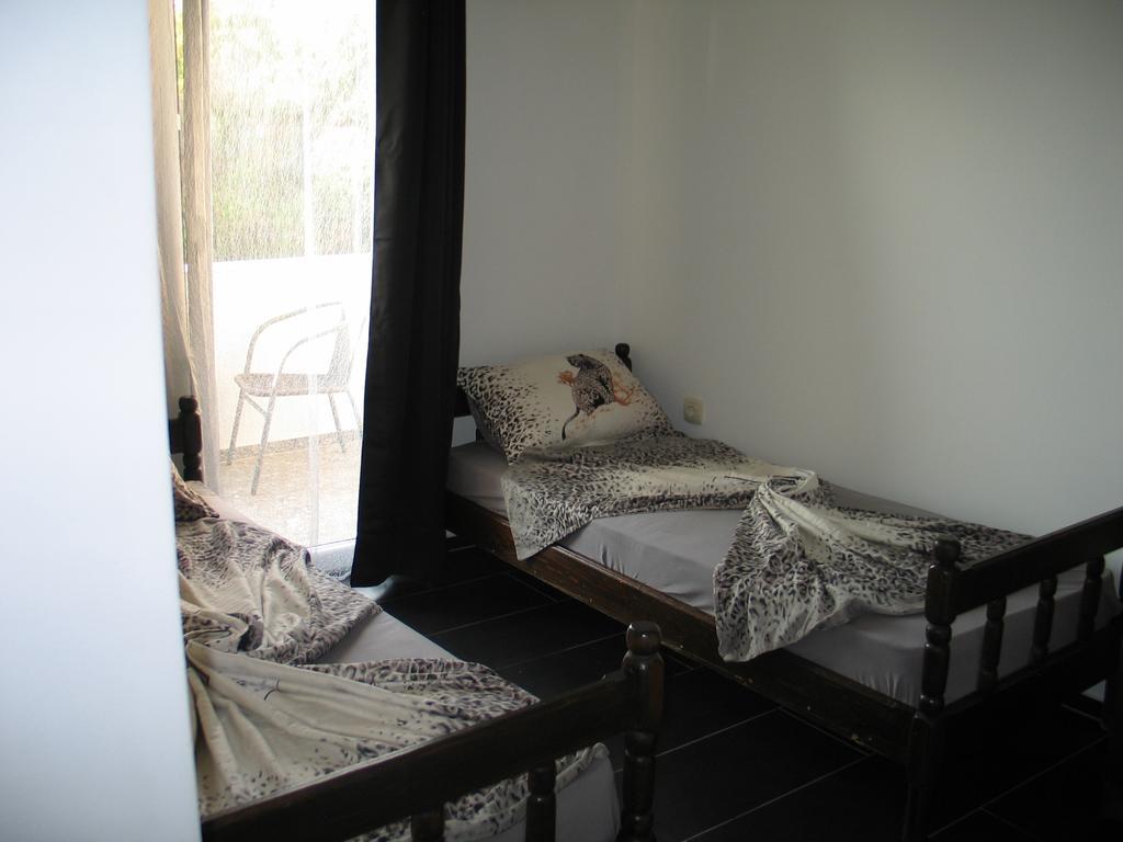 Guest House Dena โดบราวอดา ห้อง รูปภาพ