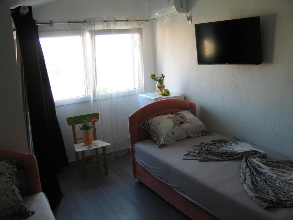 Guest House Dena โดบราวอดา ห้อง รูปภาพ