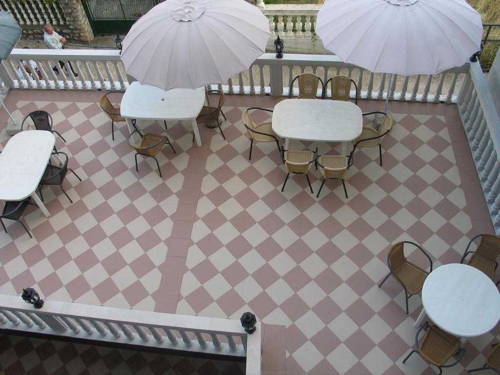 Guest House Dena โดบราวอดา ภายนอก รูปภาพ