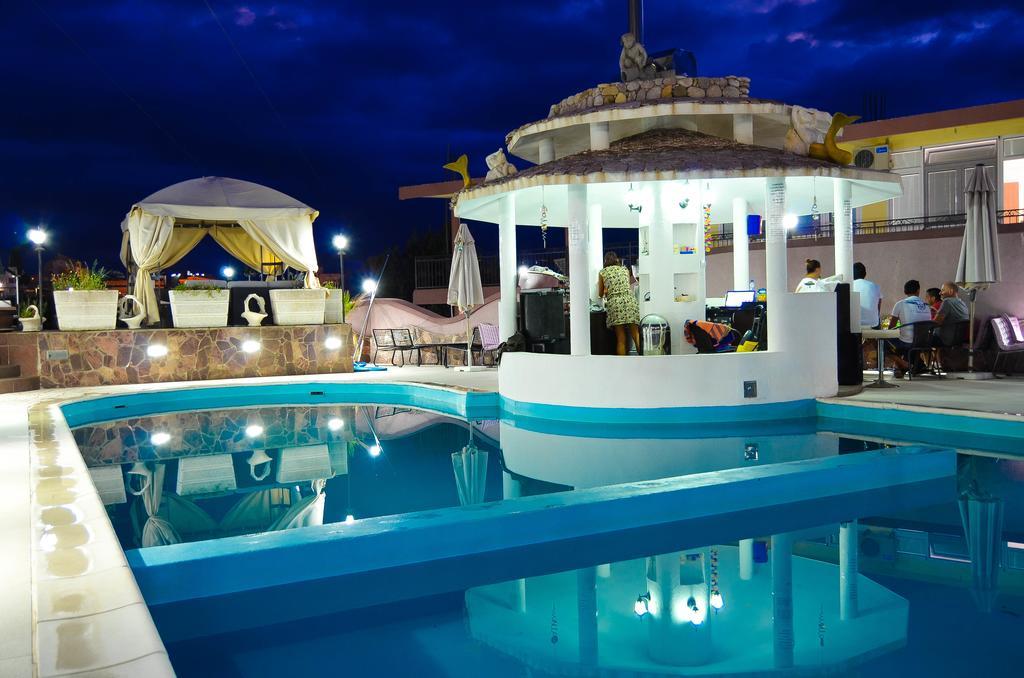 Guest House Dena โดบราวอดา ภายนอก รูปภาพ